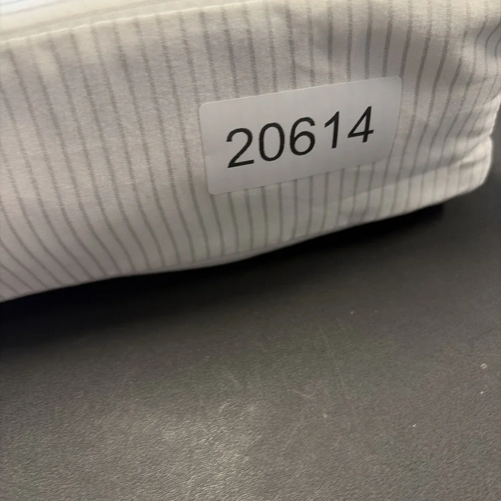 Room Essentials Twin Or XL Twin Size Bed Sheet Set, White W Gray Stripes 20614